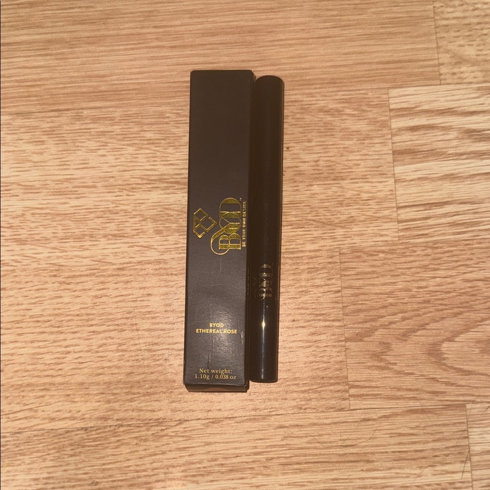 BYOD Eyeshadow Wand in Ethereal Rose